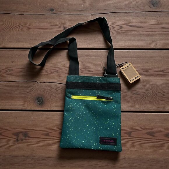 DAKINE Jive Teal Unisex  Zip Crossbody Bag NEW NWT - Picture 1 of 8